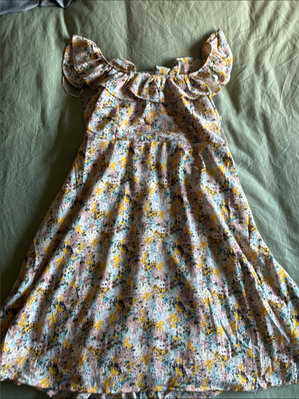 Colloseum runched Floral Ruffle-Shoulder Mini Dress